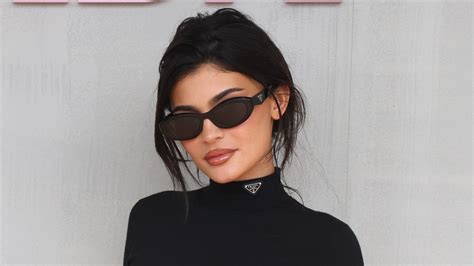 prada reading sunglasses kylie jenner